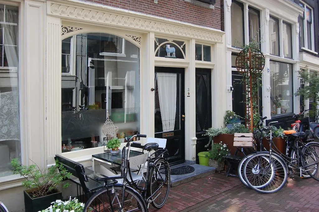 The Blue Sheep Bed & Breakfast Amsterdam